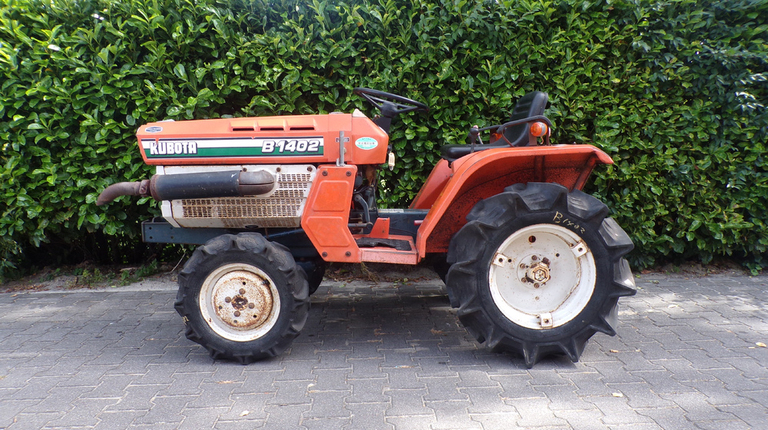 Kubota B1402